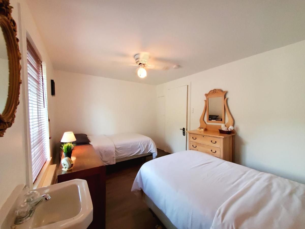 Saint-Joseph-de-la-Rive Auberge De La Rive De Charlevoix - Auberge De Jeunesse Familiale Pour Voyageurs De Tous Ages מראה חיצוני תמונה