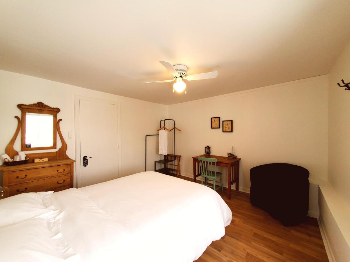 Saint-Joseph-de-la-Rive Auberge De La Rive De Charlevoix - Auberge De Jeunesse Familiale Pour Voyageurs De Tous Ages מראה חיצוני תמונה