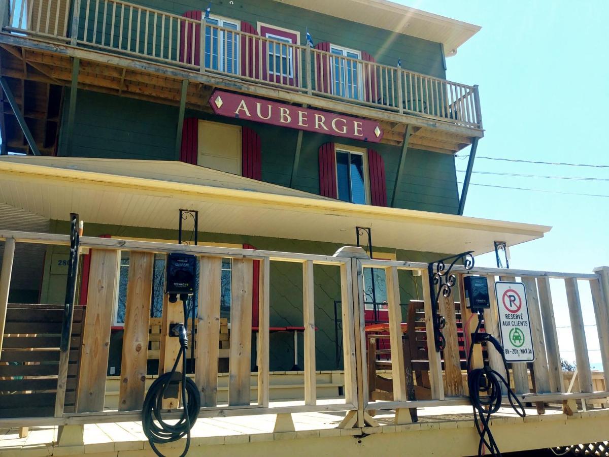 Saint-Joseph-de-la-Rive Auberge De La Rive De Charlevoix - Auberge De Jeunesse Familiale Pour Voyageurs De Tous Ages מראה חיצוני תמונה