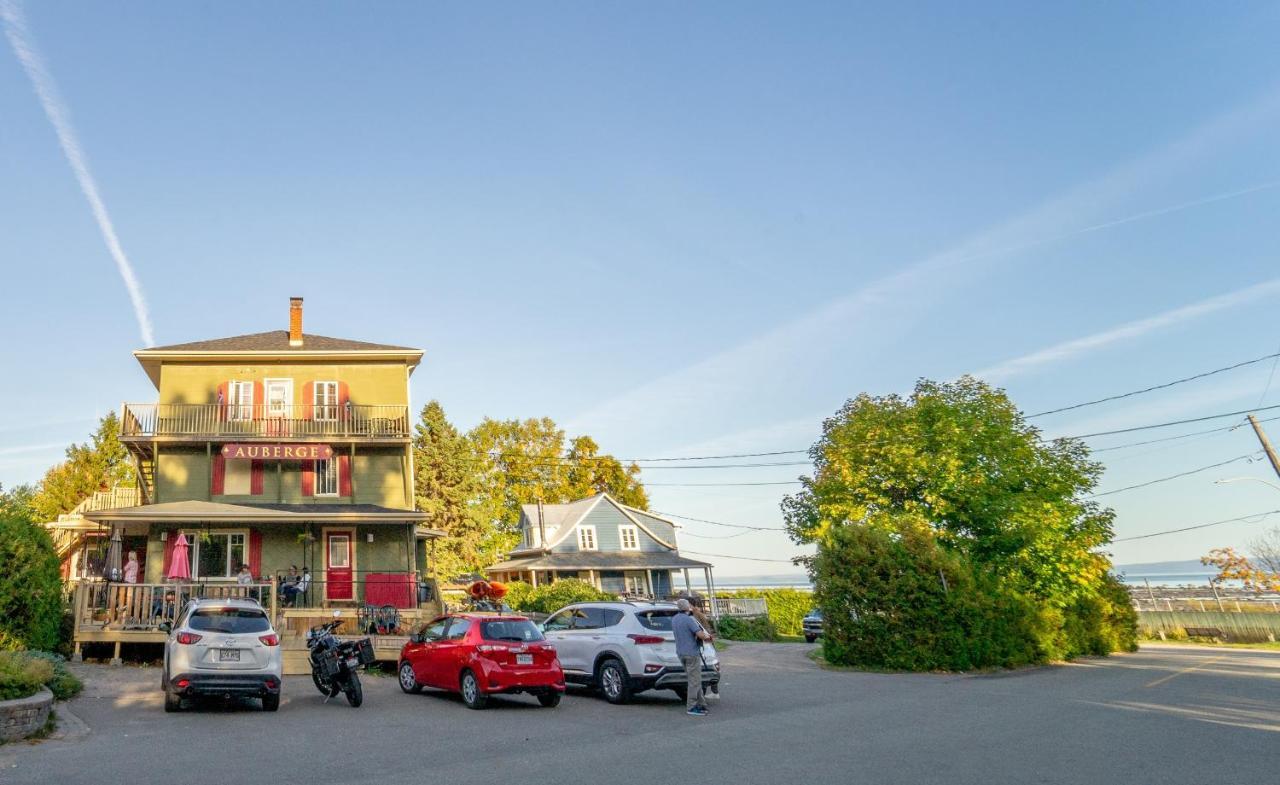 Saint-Joseph-de-la-Rive Auberge De La Rive De Charlevoix - Auberge De Jeunesse Familiale Pour Voyageurs De Tous Ages מראה חיצוני תמונה